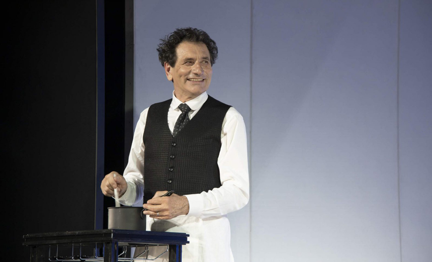 Обратная сторона медали