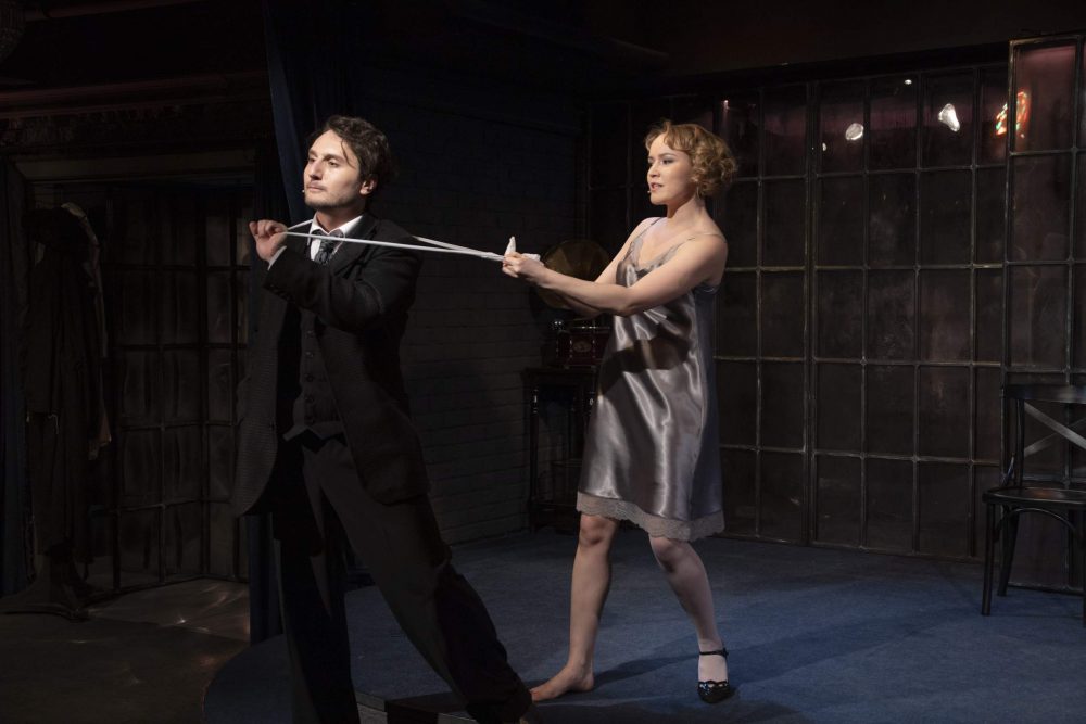 Танго между строк